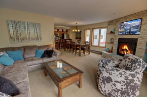 Ski Run 201 by SummitCove Lodging